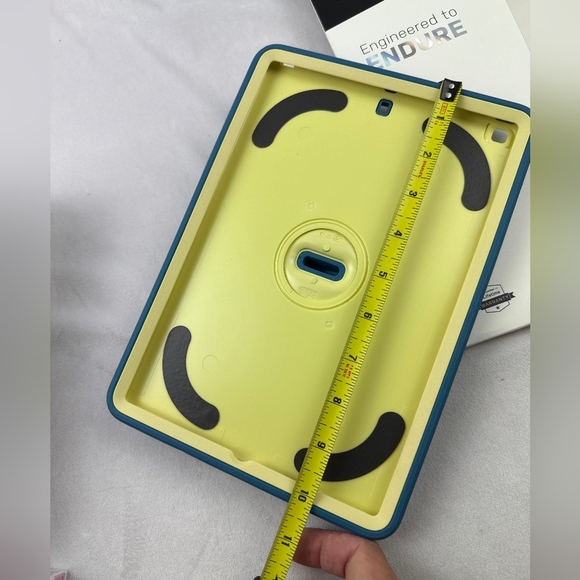 NWT Otterbox iPad case 7/8/9, Galaxy Runner Blue & alpha glass screen protector - Picture 6 of 9